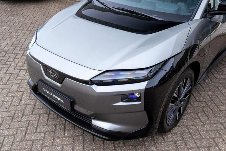 Vehicle Image 32