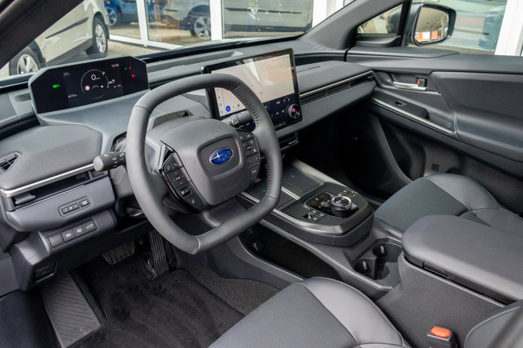 Vehicle Image 8