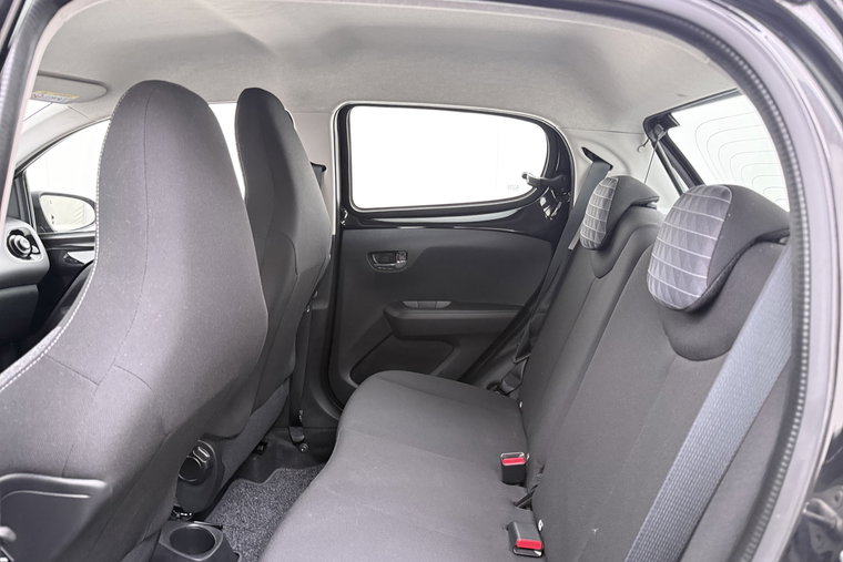 Vehicle Image 12