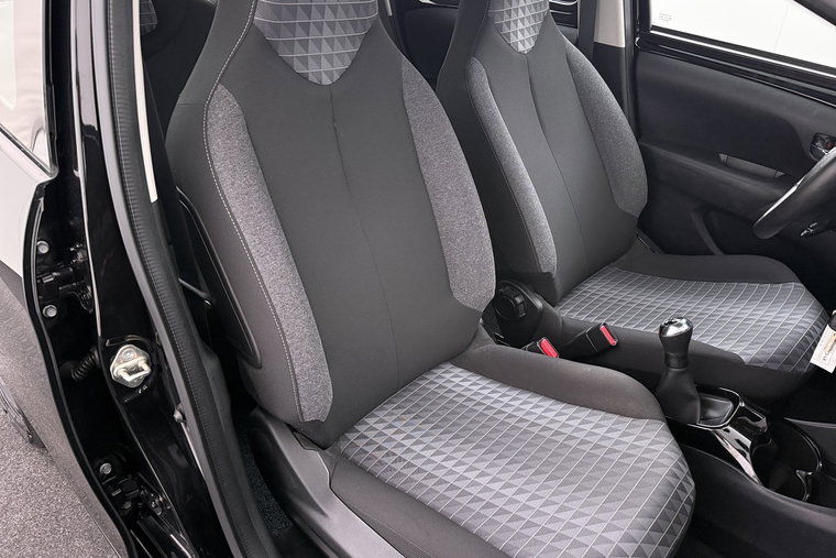 Vehicle Image 14
