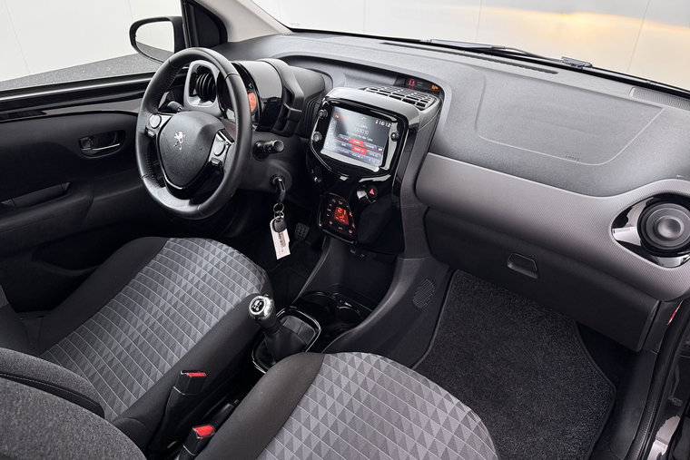 Vehicle Image 15