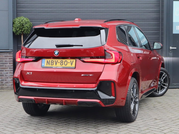 Vehicle Image 32