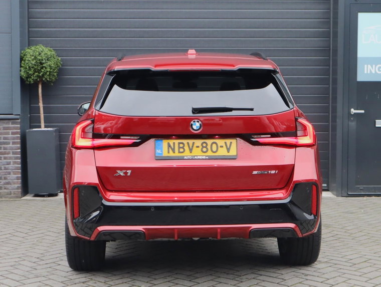 Vehicle Image 33