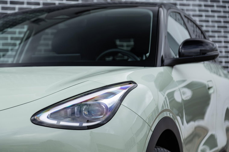 Vehicle Image 11