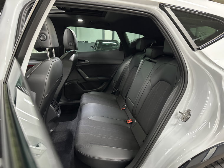 Vehicle Image 23