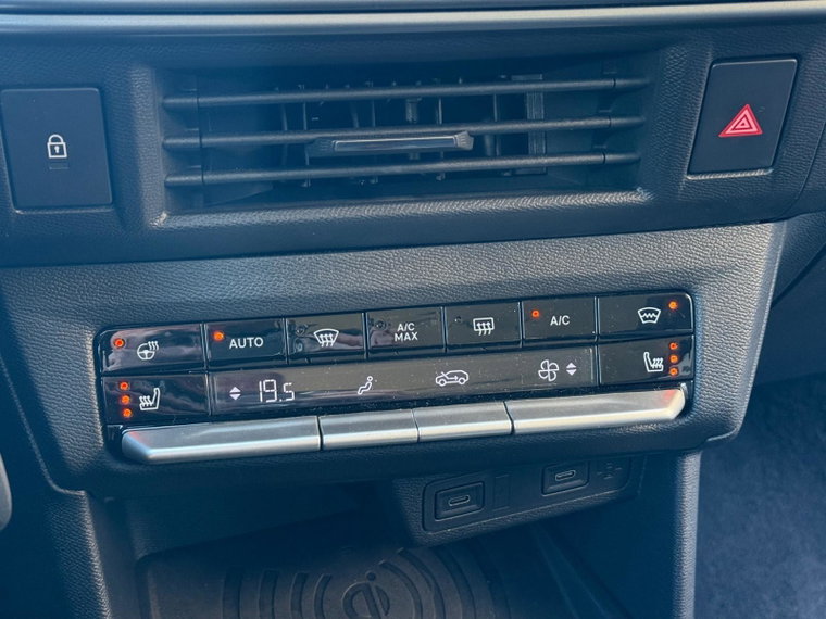 Vehicle Image 29