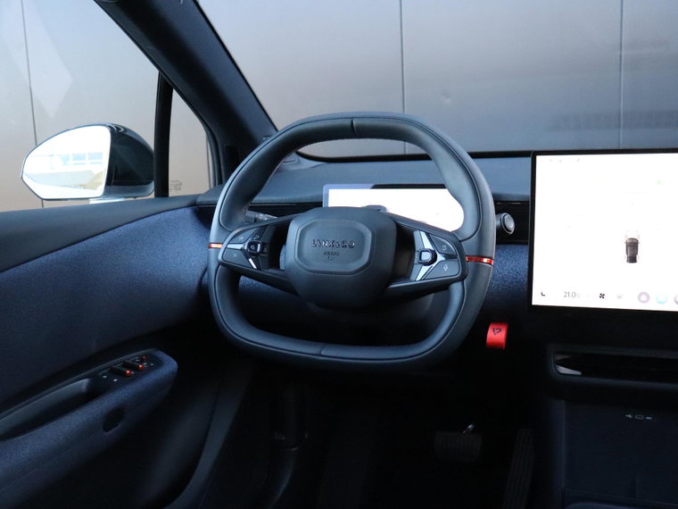 Vehicle Image 19