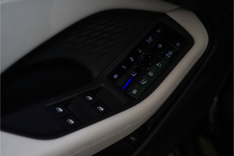 Vehicle Image 35