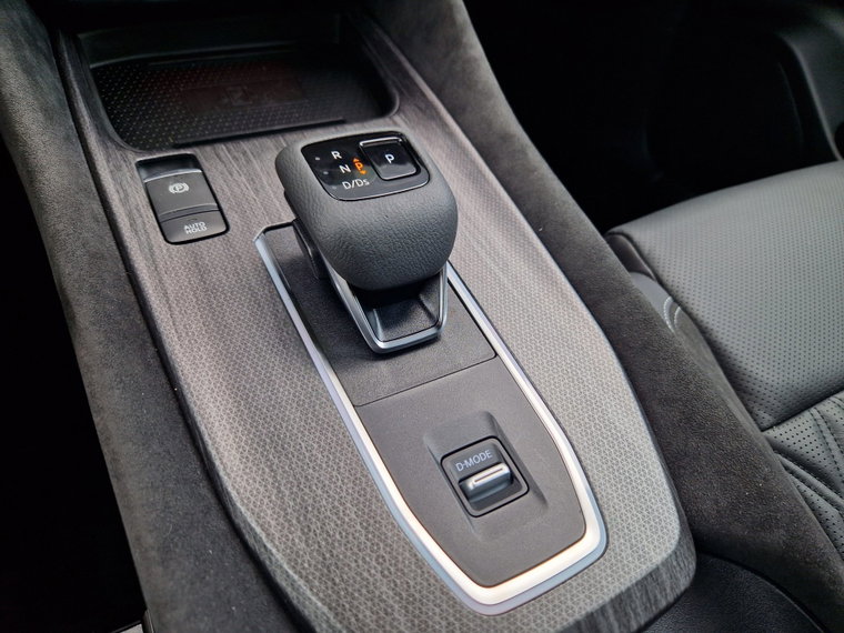 Vehicle Image 29
