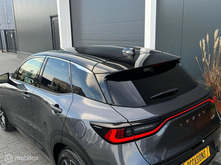 Vehicle Image 12