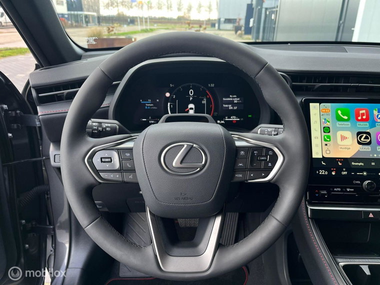 Vehicle Image 18