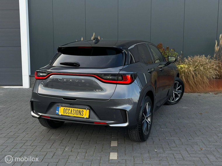 Vehicle Image 5