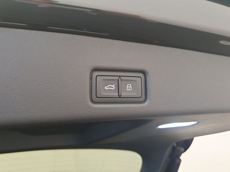 Vehicle Image 29