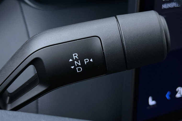 Vehicle Image 32