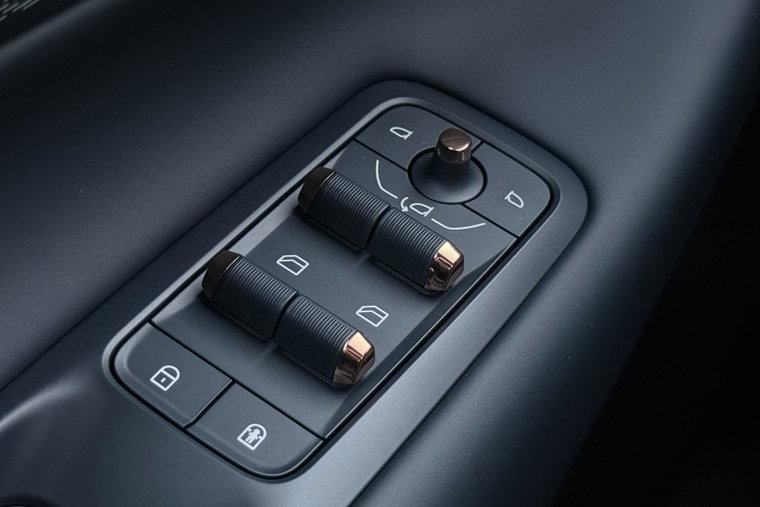 Vehicle Image 33