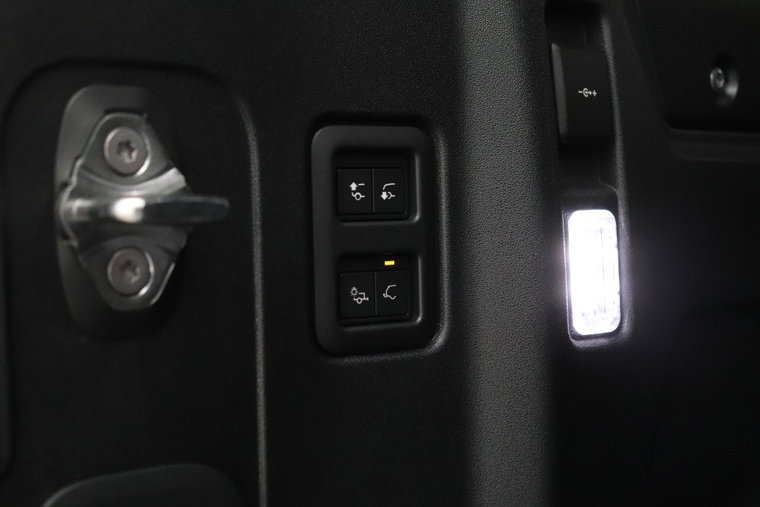 Vehicle Image 14