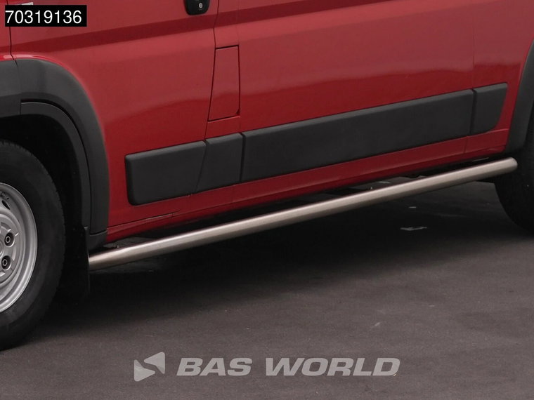 Vehicle Image 36
