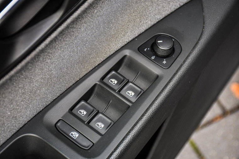 Vehicle Image 32
