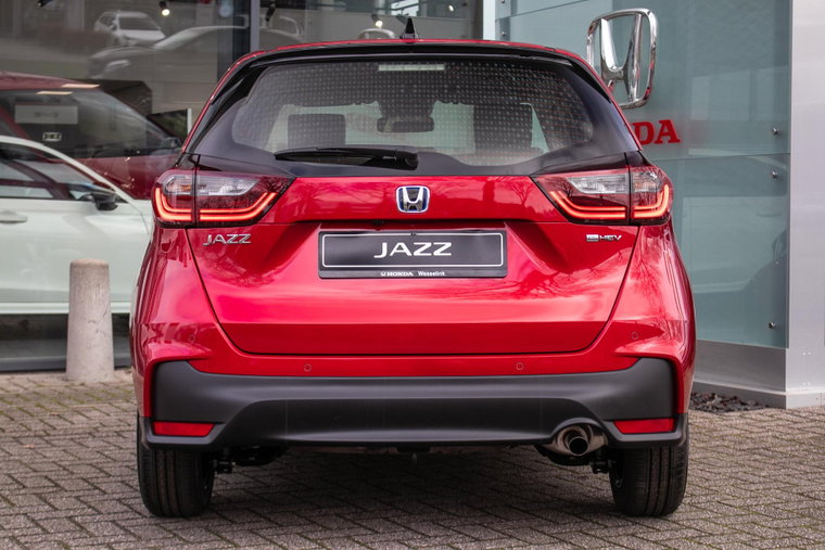 Vehicle Image 11