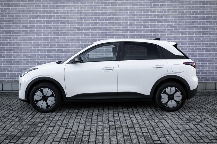 Vehicle Image 4
