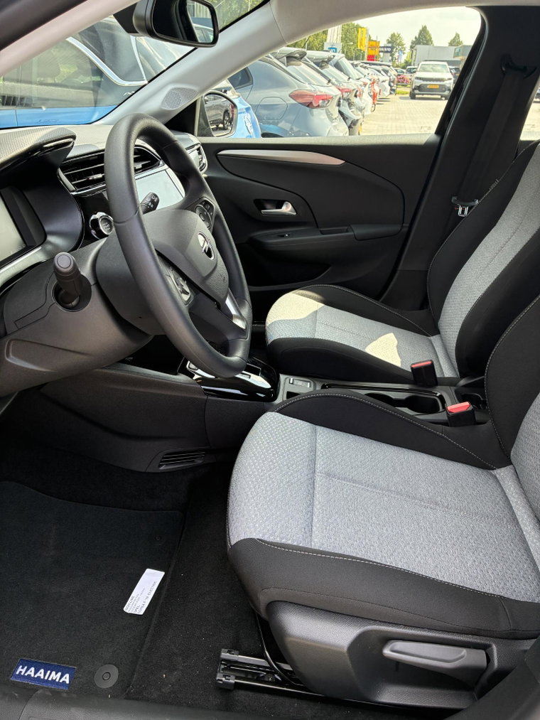 Vehicle Image 37