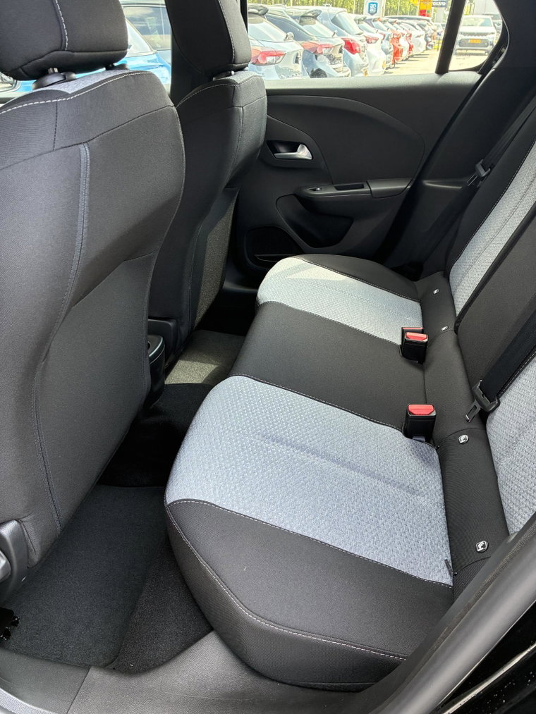 Vehicle Image 40