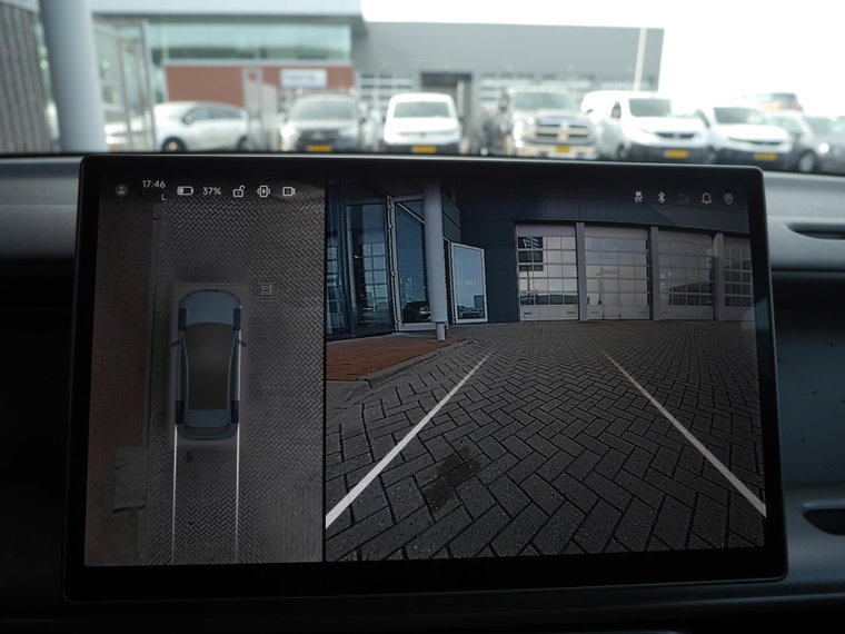 Vehicle Image 35