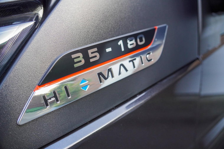 Vehicle Image 8