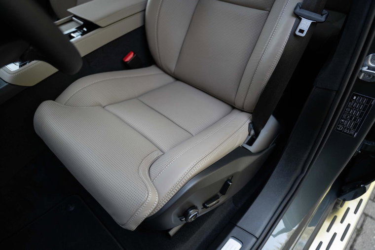 Vehicle Image 30