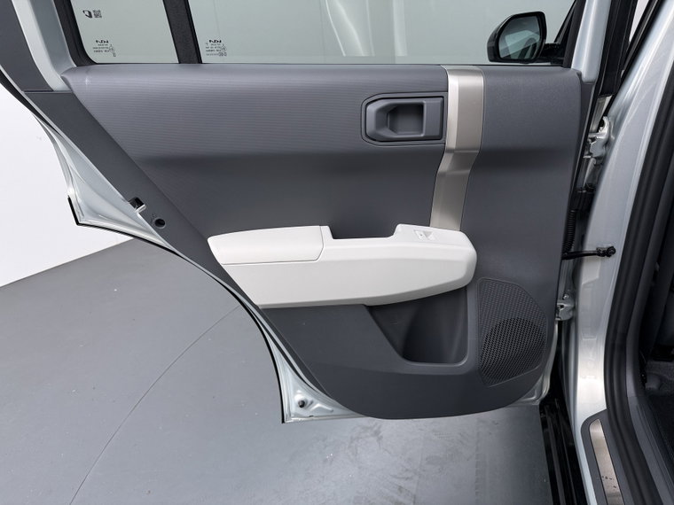 Vehicle Image 35