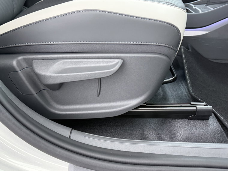 Vehicle Image 41