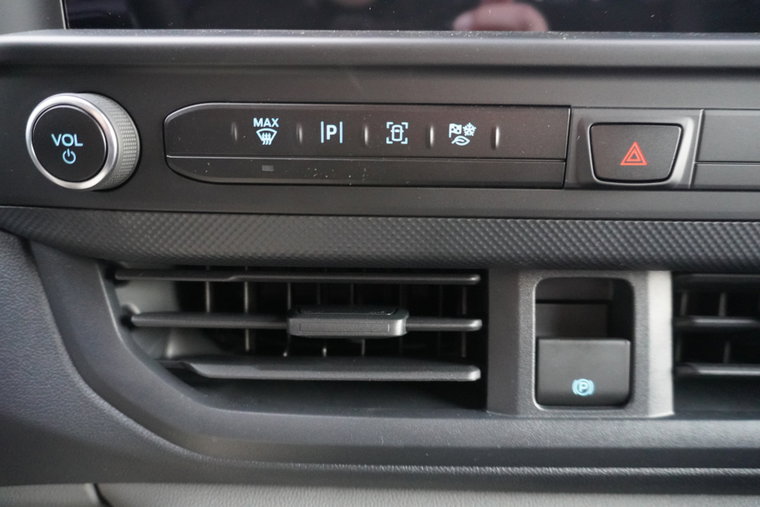 Vehicle Image 24