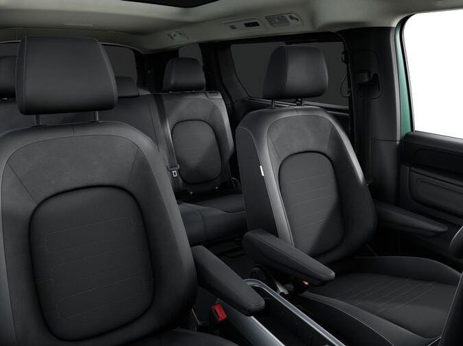 Vehicle Image 8