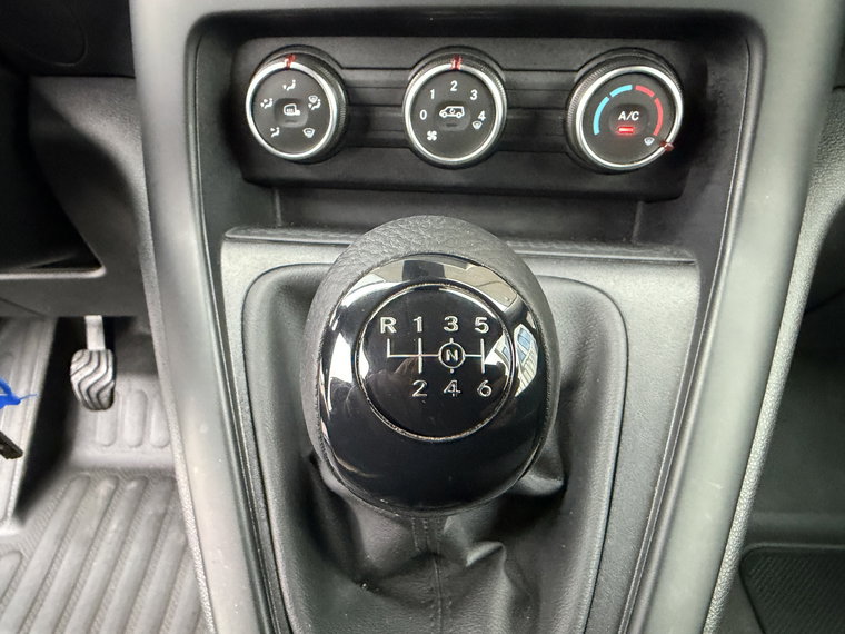 Vehicle Image 38