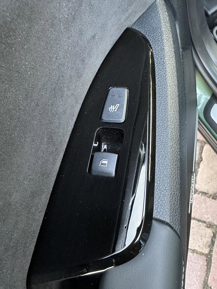 Vehicle Image 38