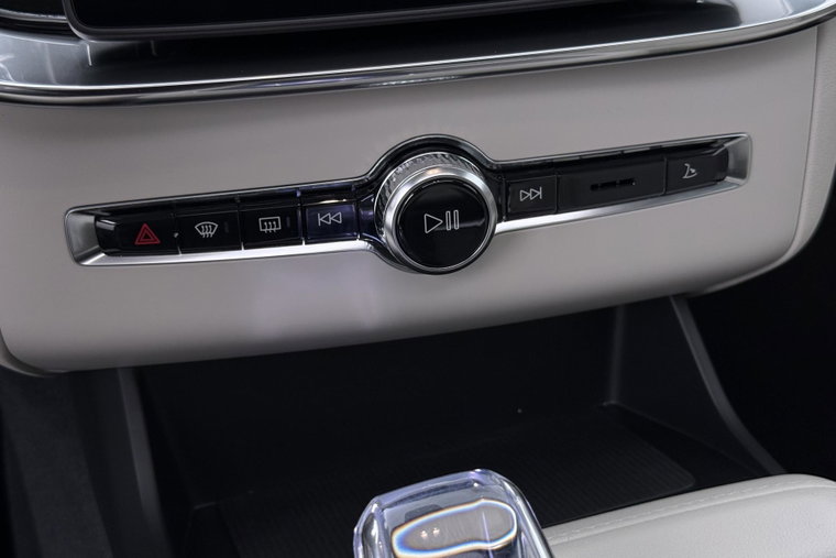 Vehicle Image 40