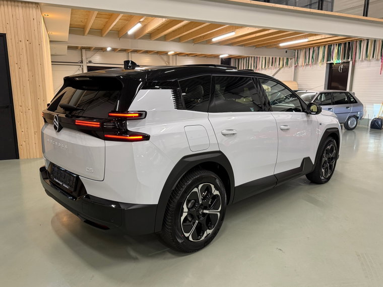 Vehicle Image 31
