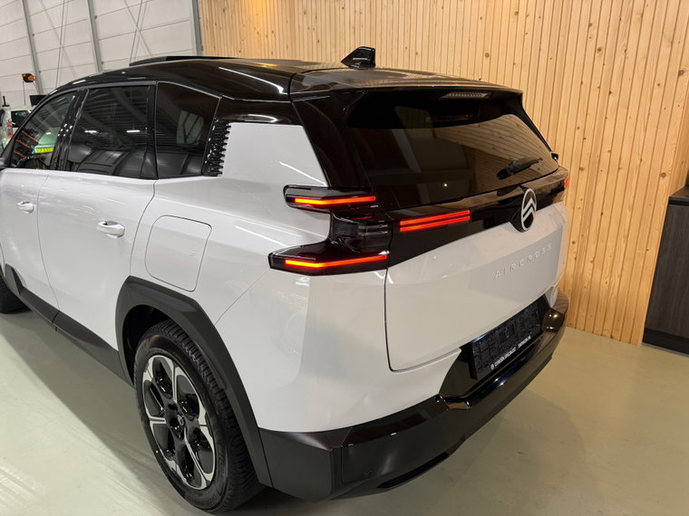 Vehicle Image 33
