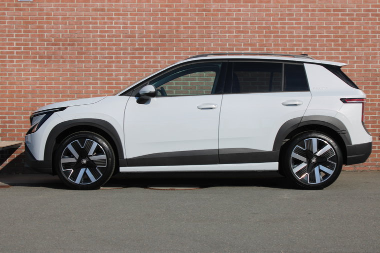Vehicle Image 23