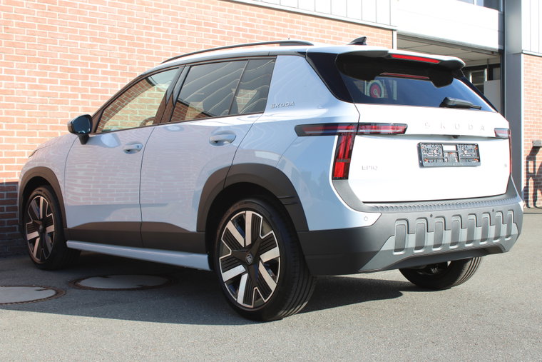 Vehicle Image 40