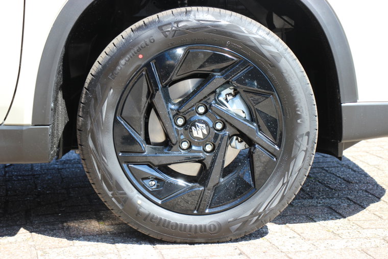 Vehicle Image 16