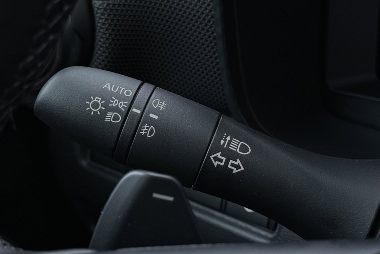 Vehicle Image 32