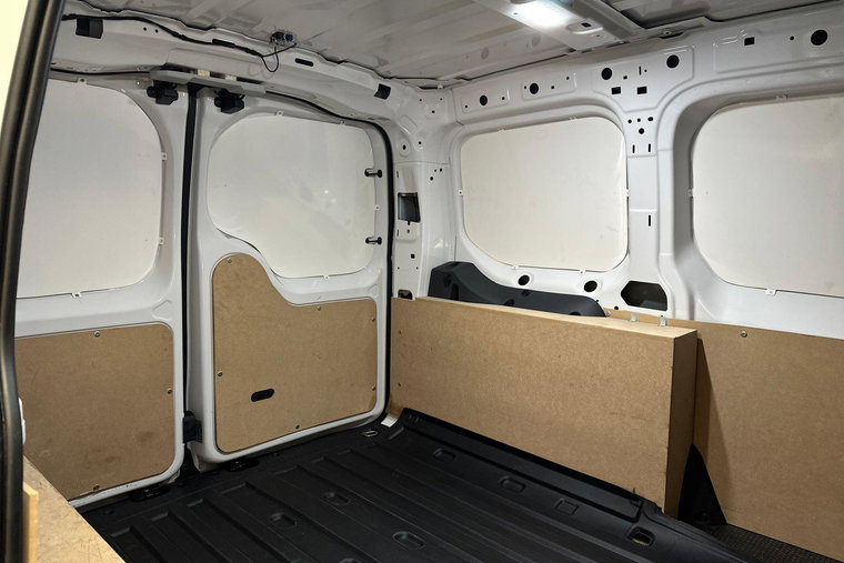 Vehicle Image 13