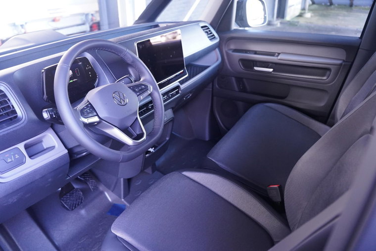 Vehicle Image 21