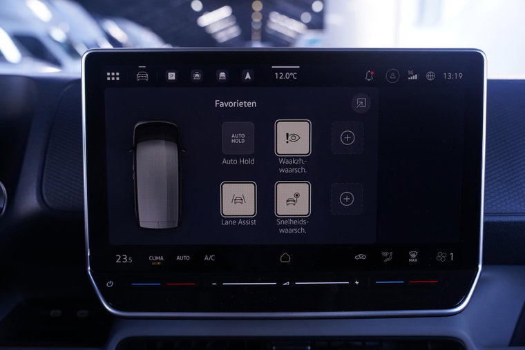 Vehicle Image 37