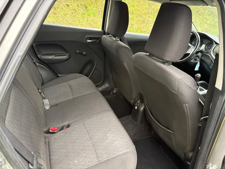Vehicle Image 21