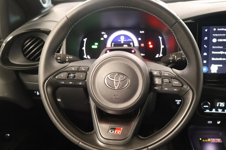 Vehicle Image 19
