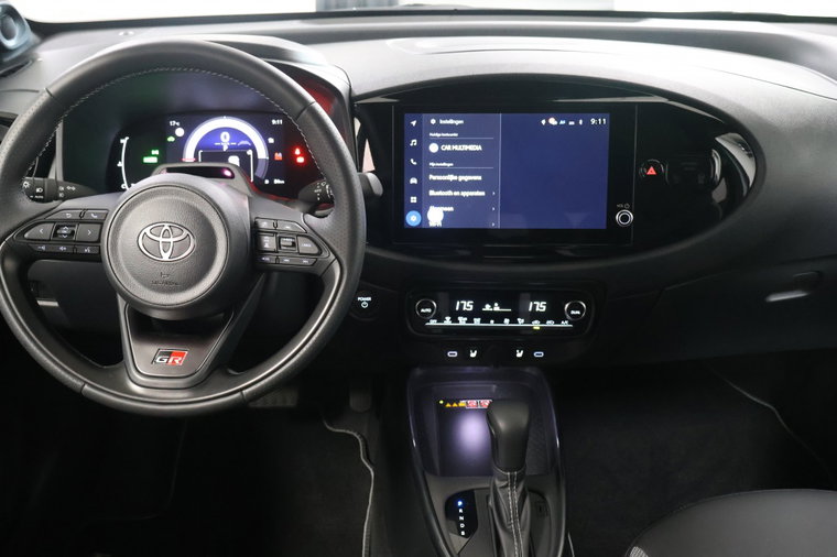 Vehicle Image 11