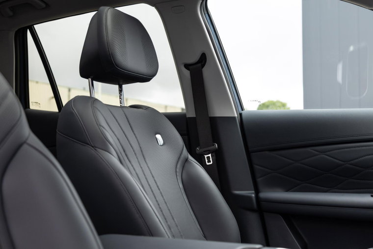 Vehicle Image 26