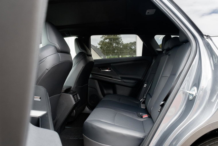 Vehicle Image 12